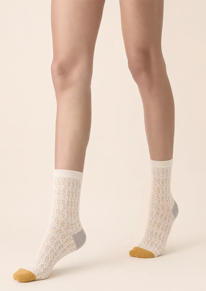 Ivory Leaf Openwork Colorblock Ankle Socks