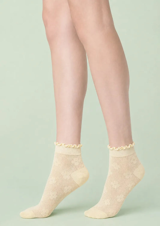 Buttercream Daisy Mesh Ruffle Cuff Ankle Socks