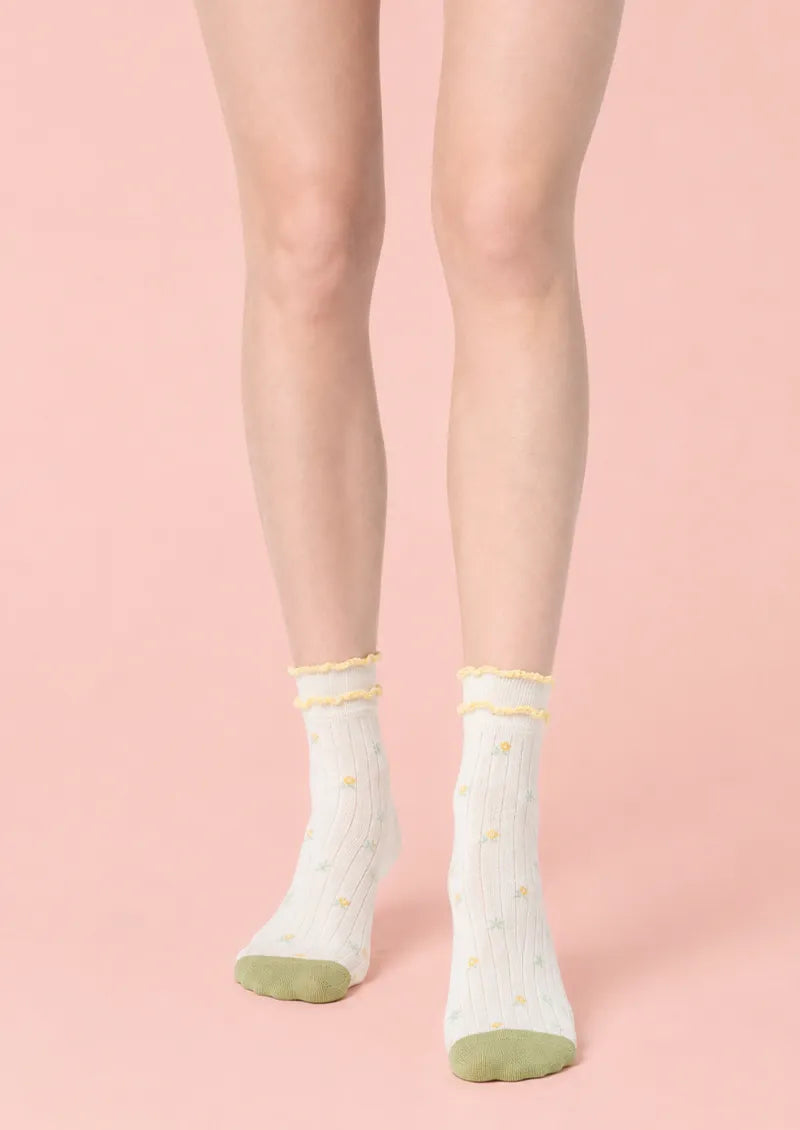 Ivory Tiny Floral Ruffle Cuff Ankle Socks